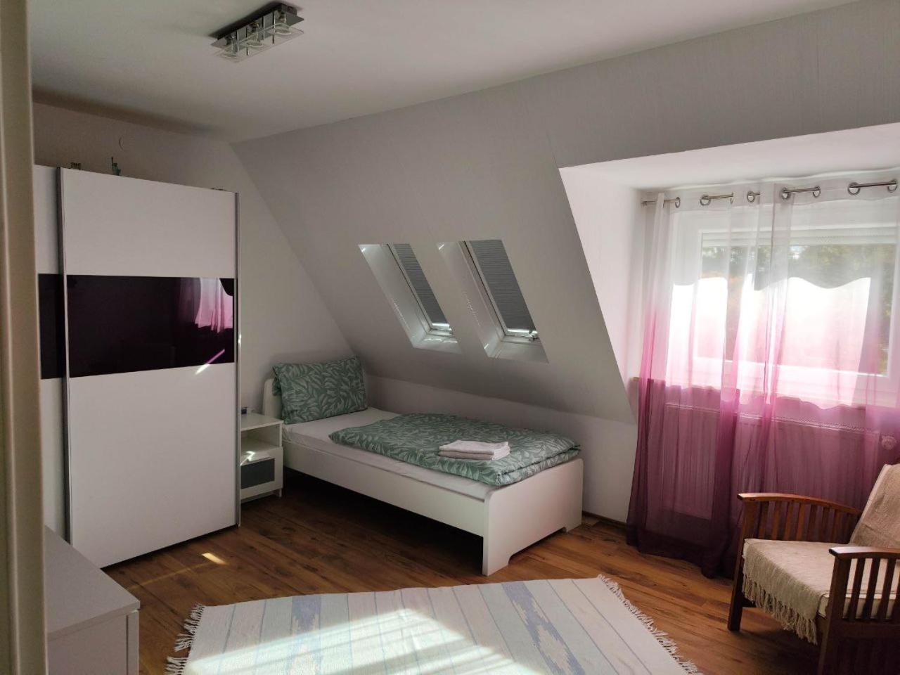 Schickes 110Qm Ferienhaus In Naehe Vw, Messe,Dez Und Orangerie 卡塞尔 外观 照片